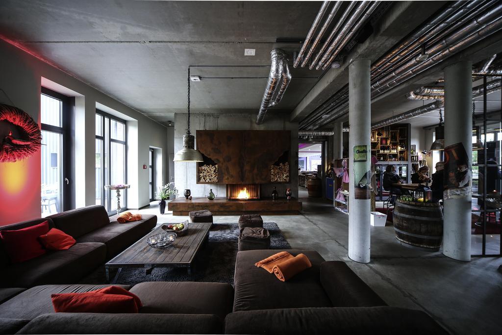 Altes Stahlwerk Business & Lifestyle Hotel Ноймюнстер Экстерьер фото